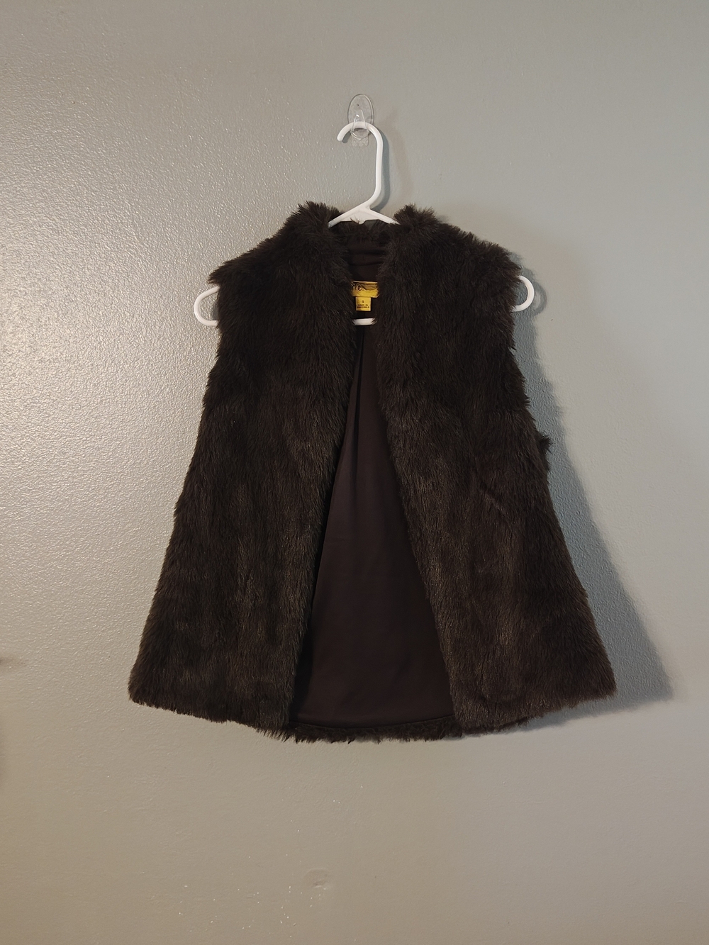 Clarie Women's Brown Faux Fur Vest Sleeveless Mob Wife Fation Lined Size S